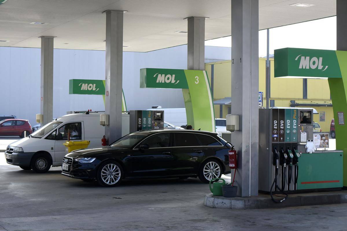 V Sloveniji je 53 bencinskih servisov ponudnika Mol, kar je osemkrat manj od Petrola in OMV-ja. Foto: BoBo