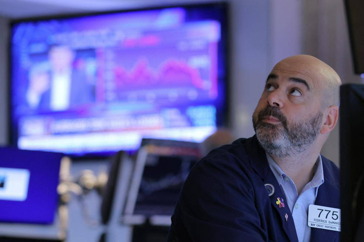 Medtem ko je Dow Jones (31.928 točk) v torek dan končal z rahlim pribitkom, pa je tehnološki Nasdaq (11.264) izgubil 2,35 odstotka, njegova vrednost se je letos stopila že za skoraj 30 odstotkov. Foto: Reuters