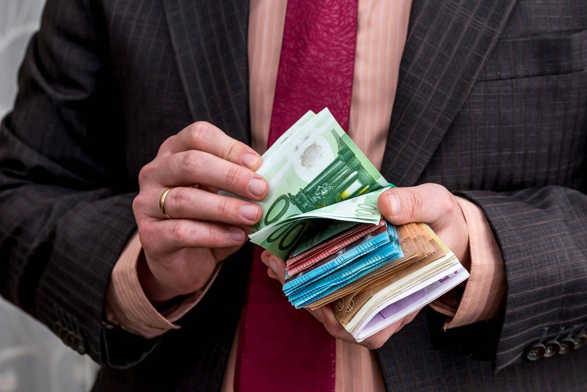 Slovenci imamo na bančnih računih 24 milijard evrov. Foto: Shutterstock