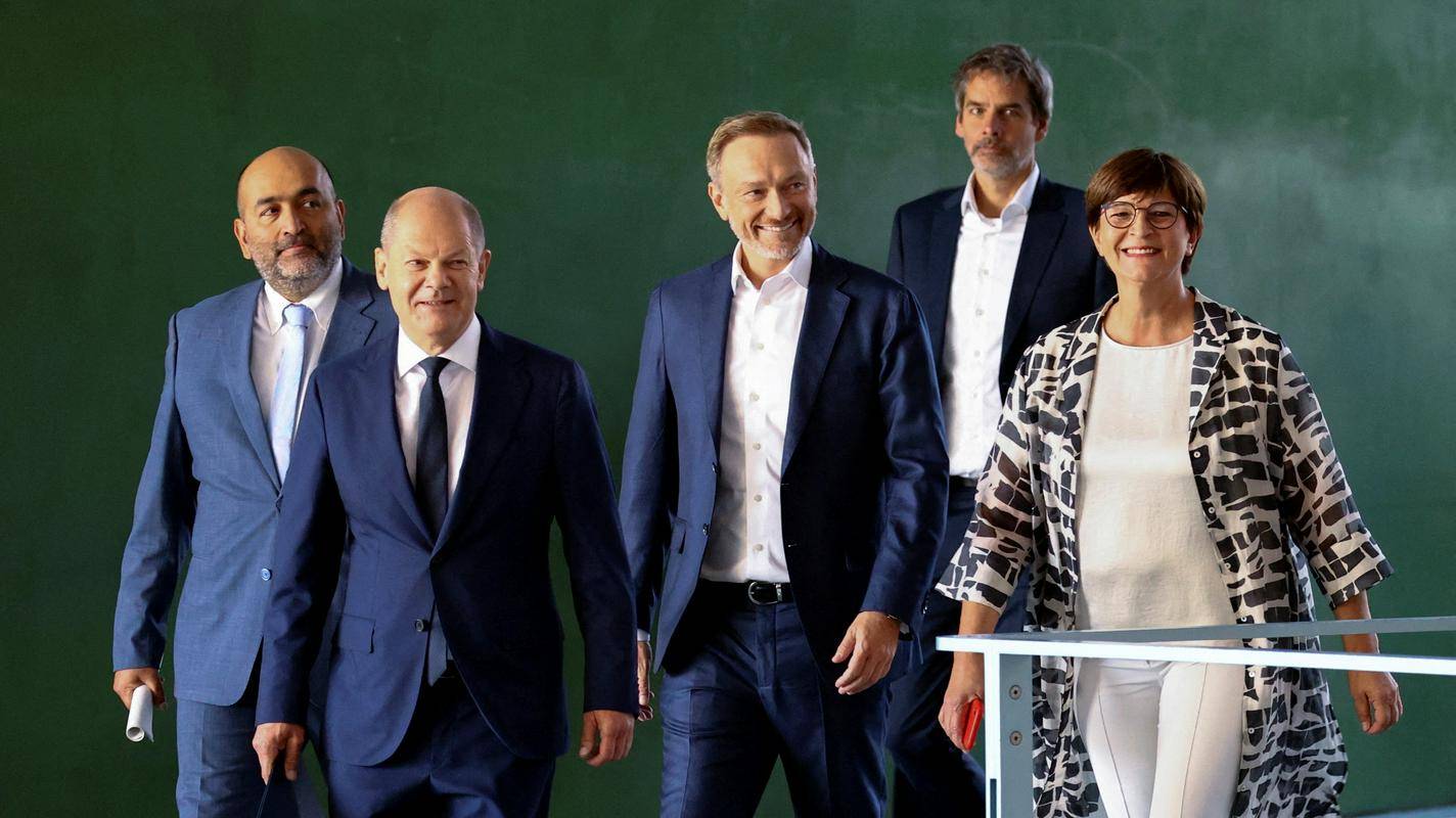 Ukrepe so predstavili člani nemške koalicije. Foto: Reuters