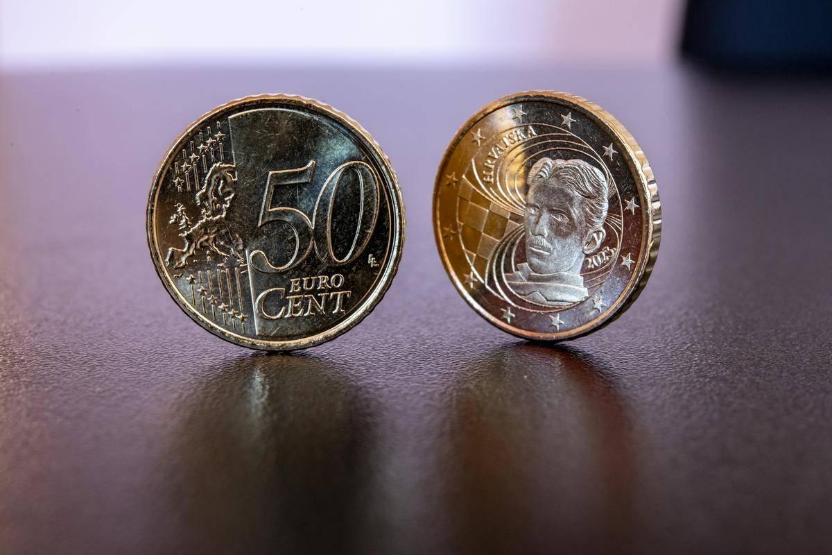 Hrvaški evrski kovanec za 50 centov s podobo izumitelja Nikole Tesle. Foto: EPA