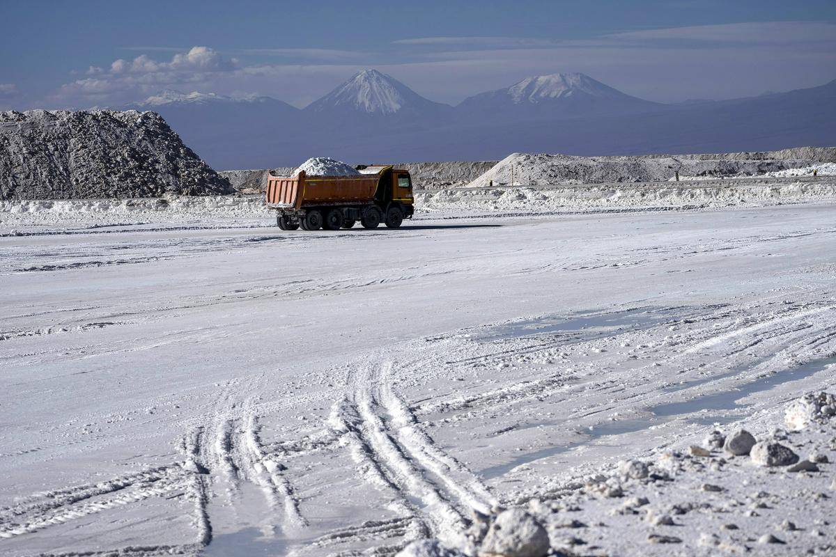 Čile se ponaša z največjimi zalogami litija na svetu. Foto: AP