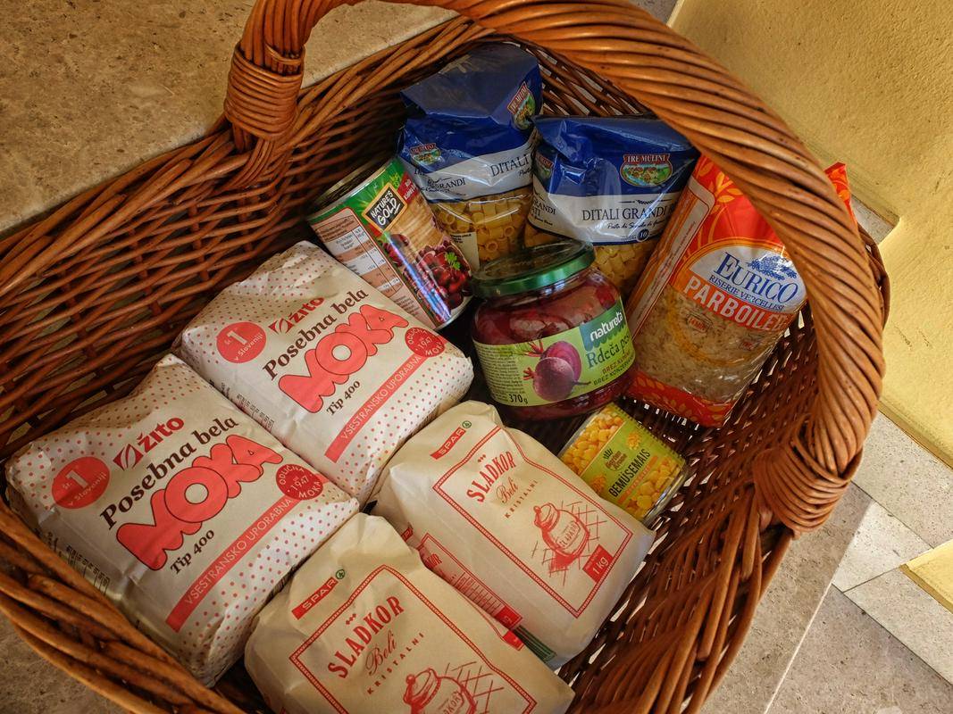 Ministrstvo za kmetijstvo budno spremlja ceno košarice živil. Foto: BoBo