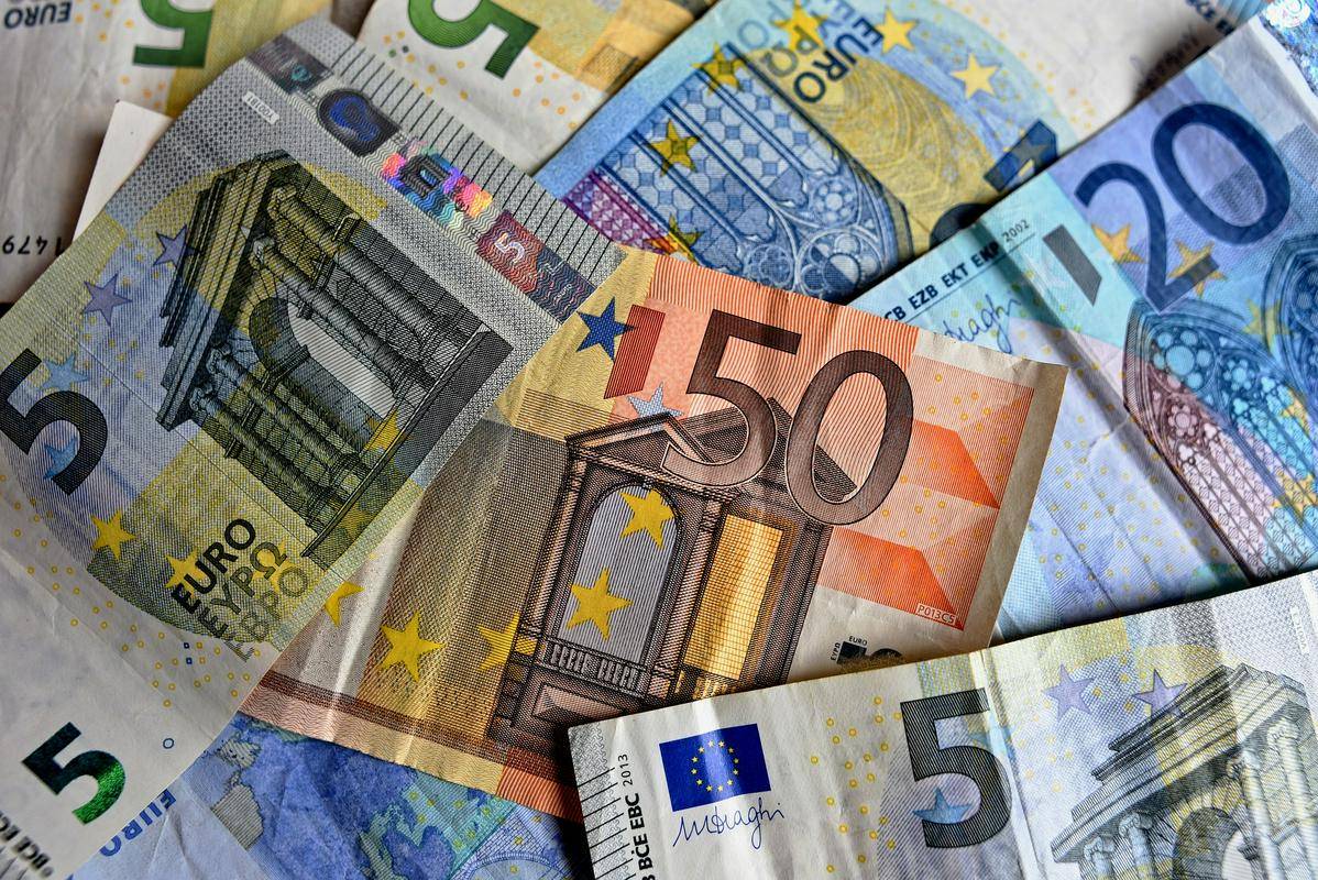 Slovenija je s hitro izdajo 10-letne obveznice, med prvimi v novem letu, izkoristila likvidnost na trgu, so sporočili iz ministrstva za finance. Foto: Pixabay