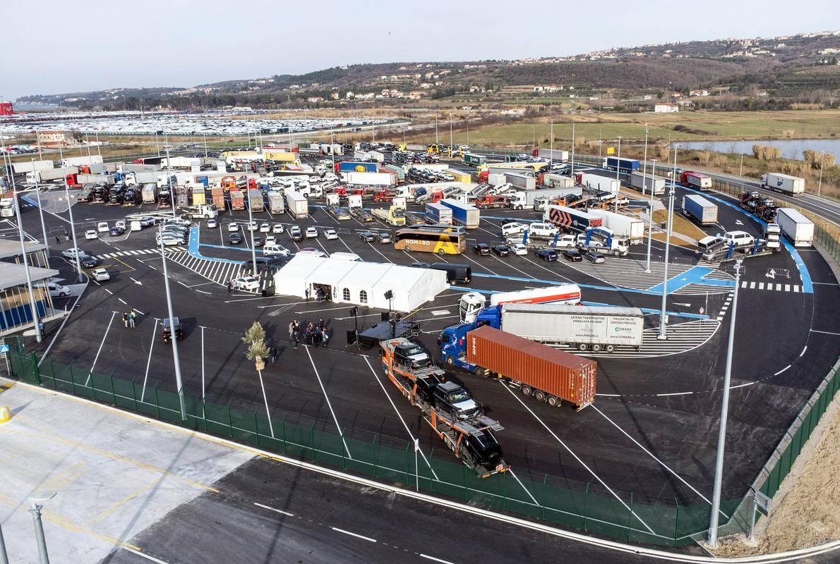 Uradno odprtje novega kamionskega terminala v Luki Koper. Foto: BoBo/Žiga Živulović ml.
