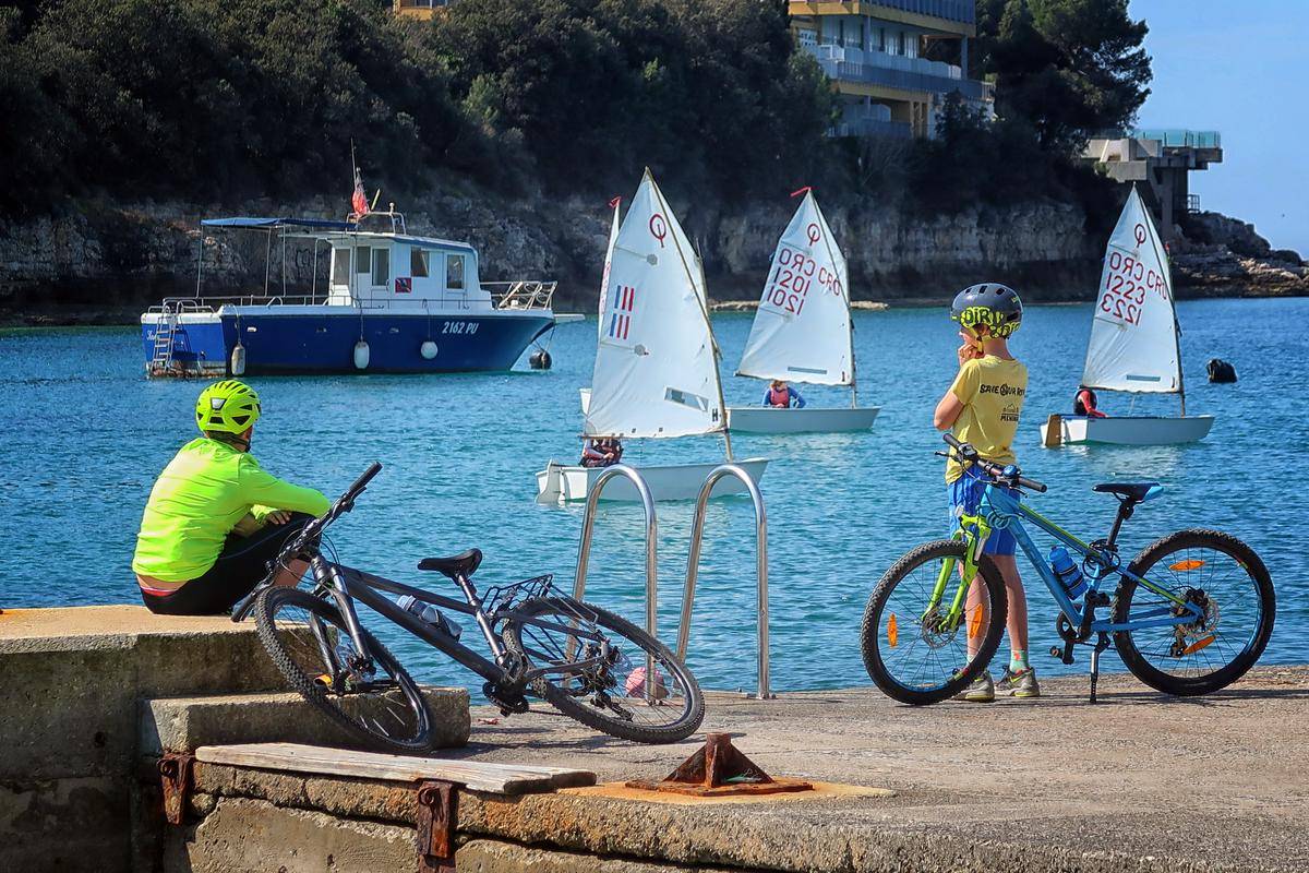 Nekateri se odločijo za aktivni dopust. Foto: BoBo
