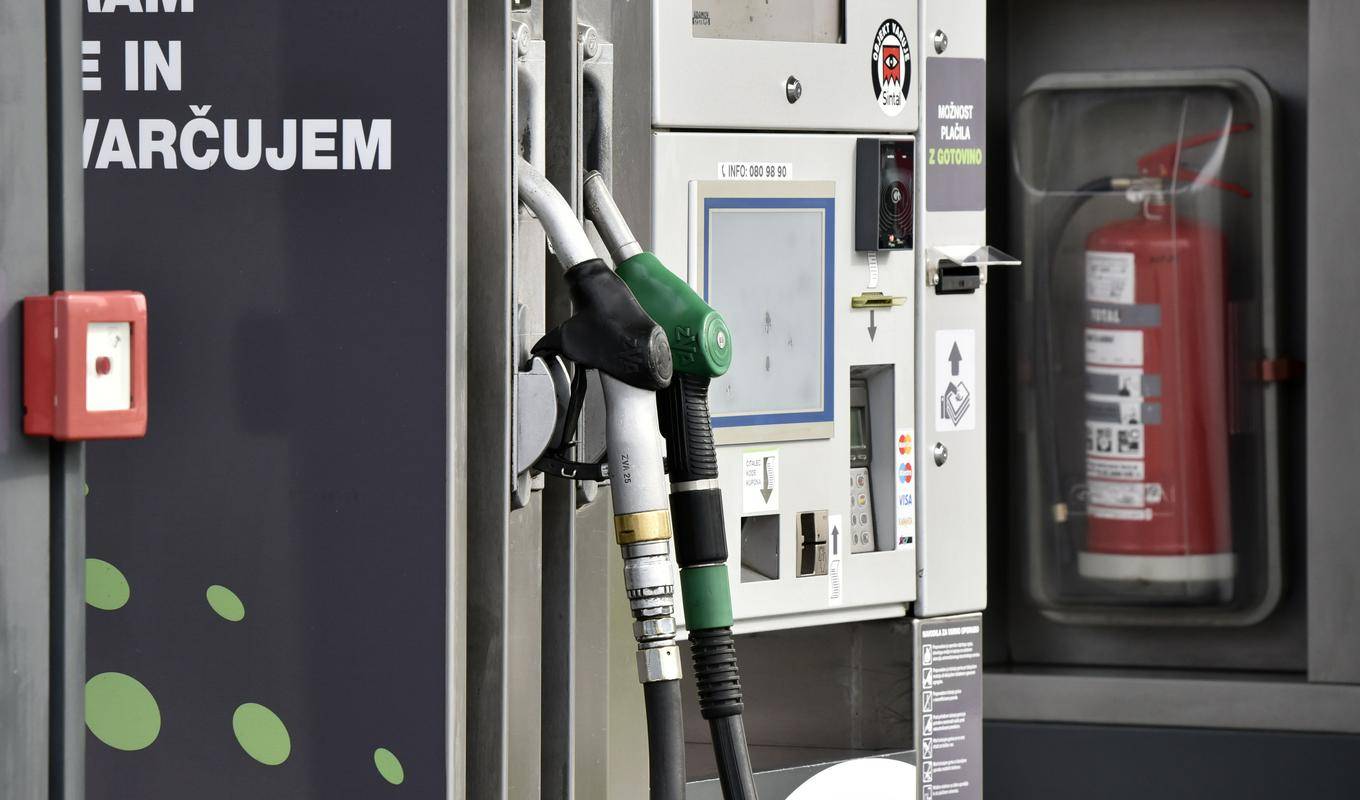 Naftni derivati bodo prihodnja dva tedna dražji. Foto: BoBo