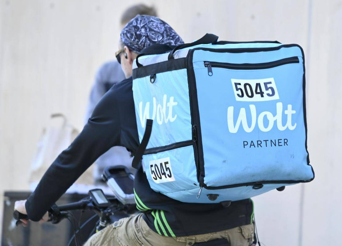 V obeh dostavnih podjetjih zatrjujejo, da so v primeru identifikacijskih številk delovali v skladu z lokalno zakonodajo in s predpisi o varstvu osebnih podatkov. Foto: BoBo/Žiga Živulović ml.